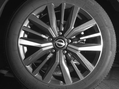 Used 2024 Nissan Kicks SV FWD image 17