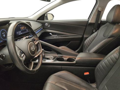 Used 2022 Hyundai Elantra Limited w/ Preferred Accessory Package FWD image 17