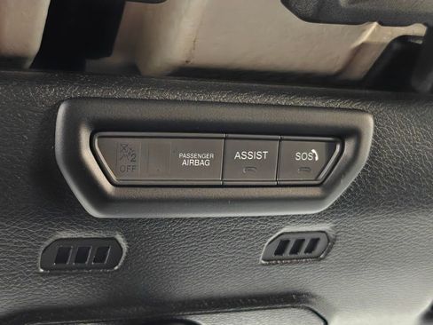 Used 2023 Jeep Gladiator Mojave w/ LED Lighting Group AWD/4WD image 11