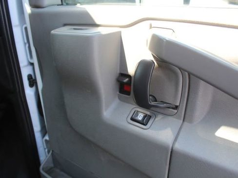 Used 2017 Chevrolet Express 3500 image 16