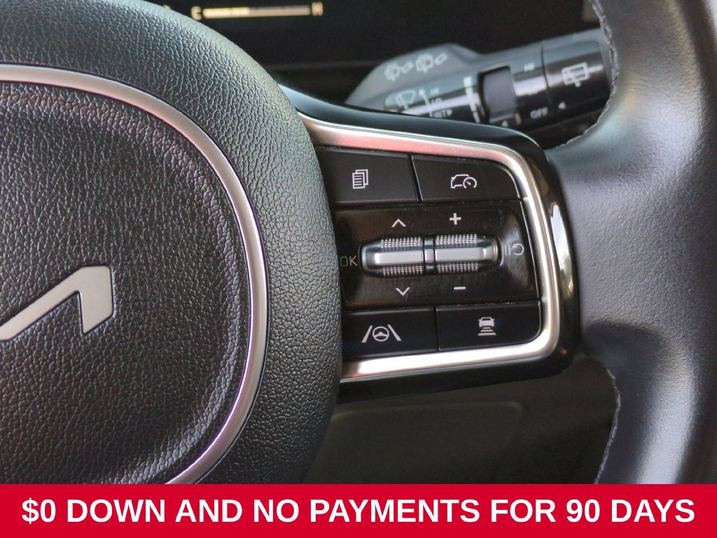 Used 2025 Kia Carnival FWD image 19