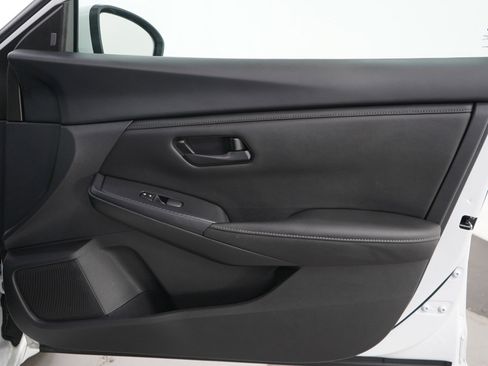 Used 2024 Nissan Sentra S image 9