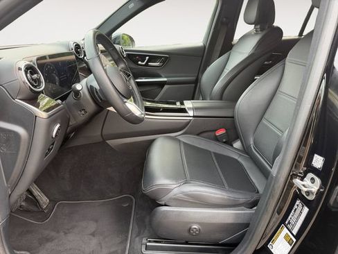 Used 2023 Mercedes-Benz GLC 300 4MATIC image 11