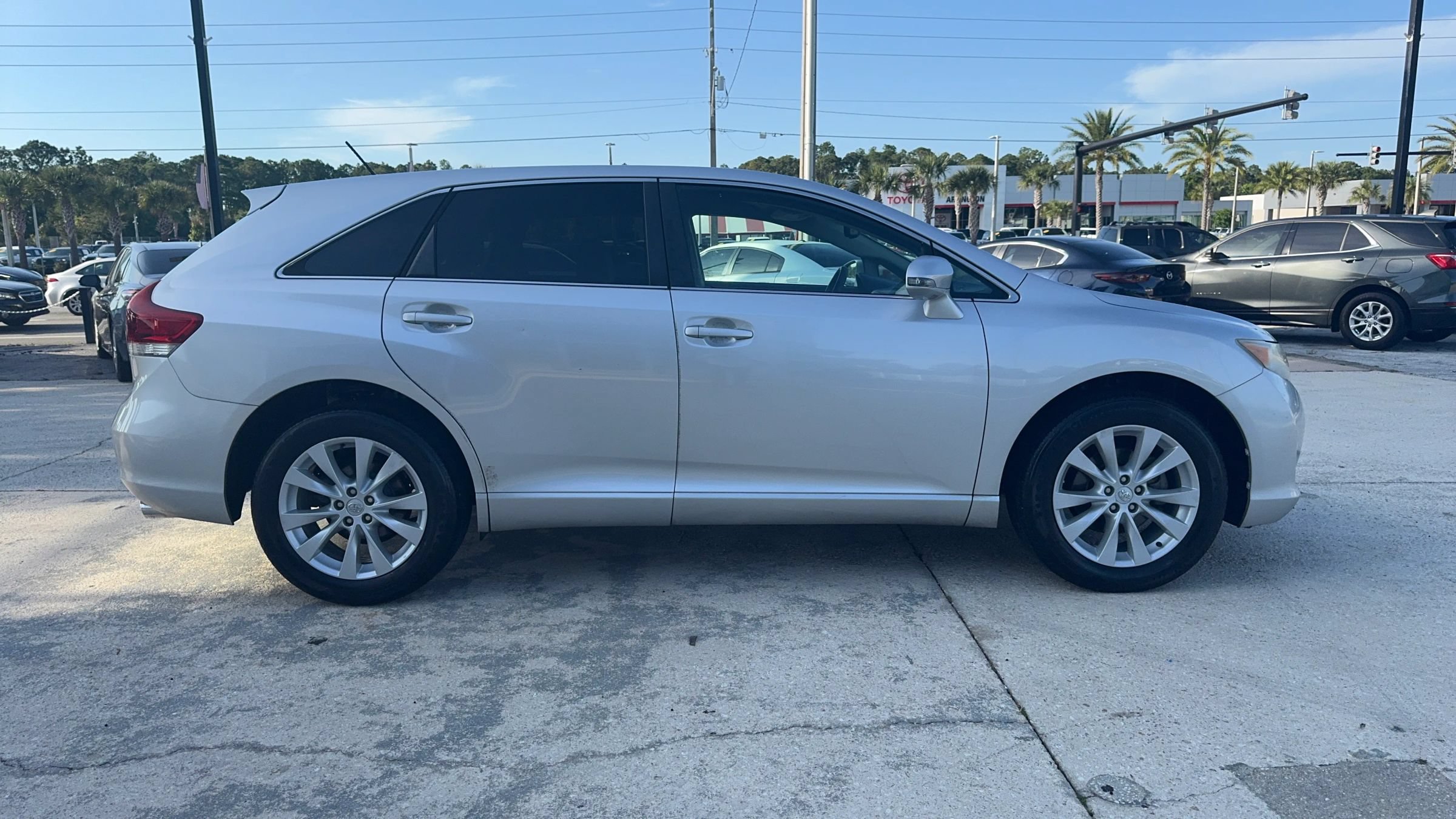Used 2013 Toyota Venza LE FWD image 6