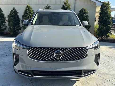 New 2026 Volvo XC90 B5 Ultra w/ Protection Package image 2