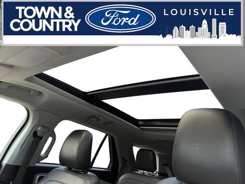 Used 2023 Ford Explorer XLT w/ Equipment Group 202A RWD image 22