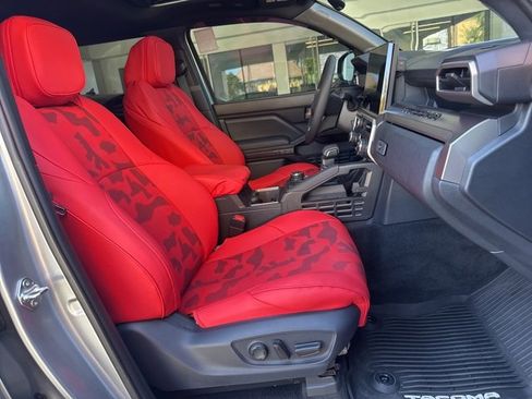 Used 2025 Toyota Tacoma TRD Off-Road image 25