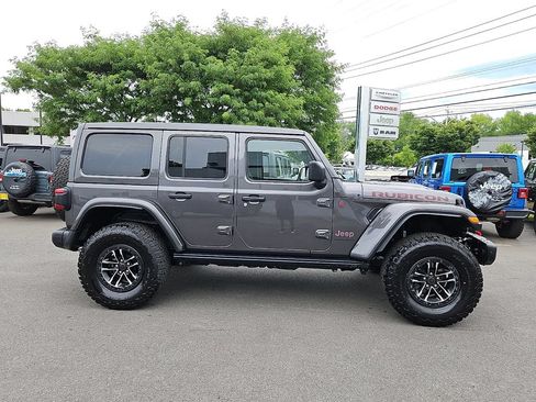 Certified 2025 Jeep Wrangler Unlimited Rubicon AWD/4WD image 8