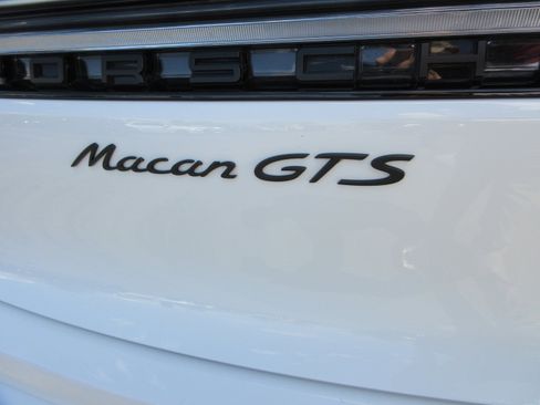 Used 2022 Porsche Macan GTS AWD/4WD image 9
