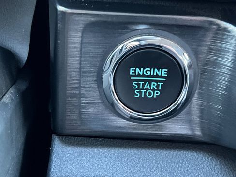 Used 2025 Ford F250 Lariat w/ Chrome Package image 22