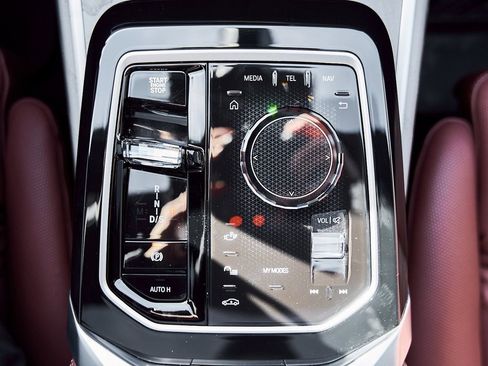 Used 2025 BMW 760i xDrive 760i xDrive w/ Premium Package image 70