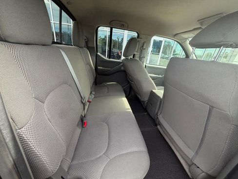 Used 2020 Nissan Frontier SV w/ Midnight Edition Floor Mats AWD/4WD image 13