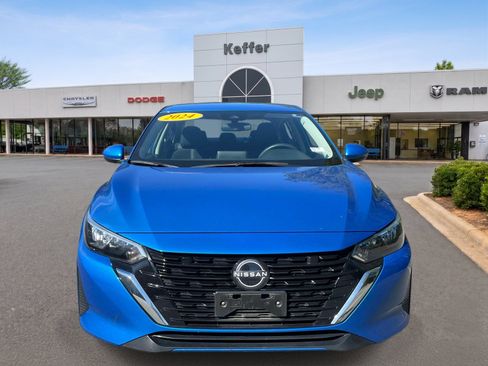 Used 2024 Nissan Sentra SV FWD image 2