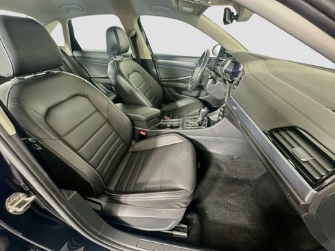 Used 2024 Volkswagen Jetta SE FWD image 29