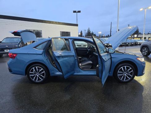 New 2026 Volkswagen Jetta SE FWD image 17