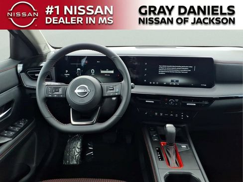New 2026 Nissan Kicks SR w/ Cold Weather Package FWD image 9