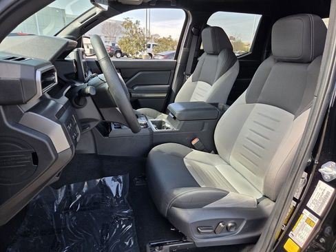 Used 2024 Toyota Tacoma TRD Sport AWD/4WD image 5