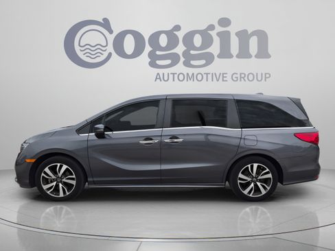 Used 2023 Honda Odyssey Touring image 3