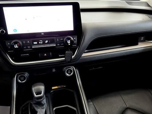 Certified 2024 Toyota Grand Highlander AWD image 30