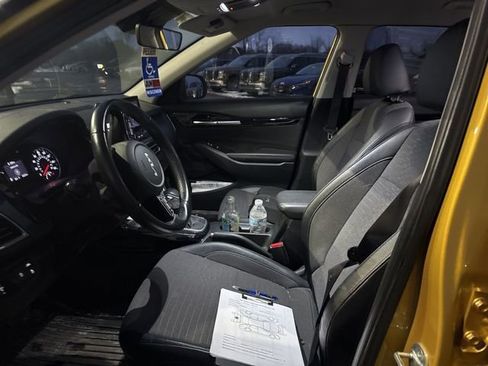 Used 2022 Kia Seltos S image 9