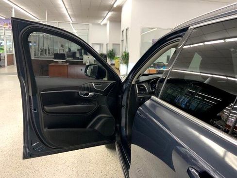 Used 2020 Volvo XC90 T6 Momentum image 31