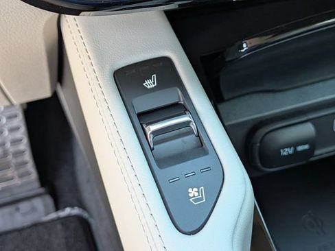 Certified 2025 Kia Telluride SX Prestige AWD/4WD image 28