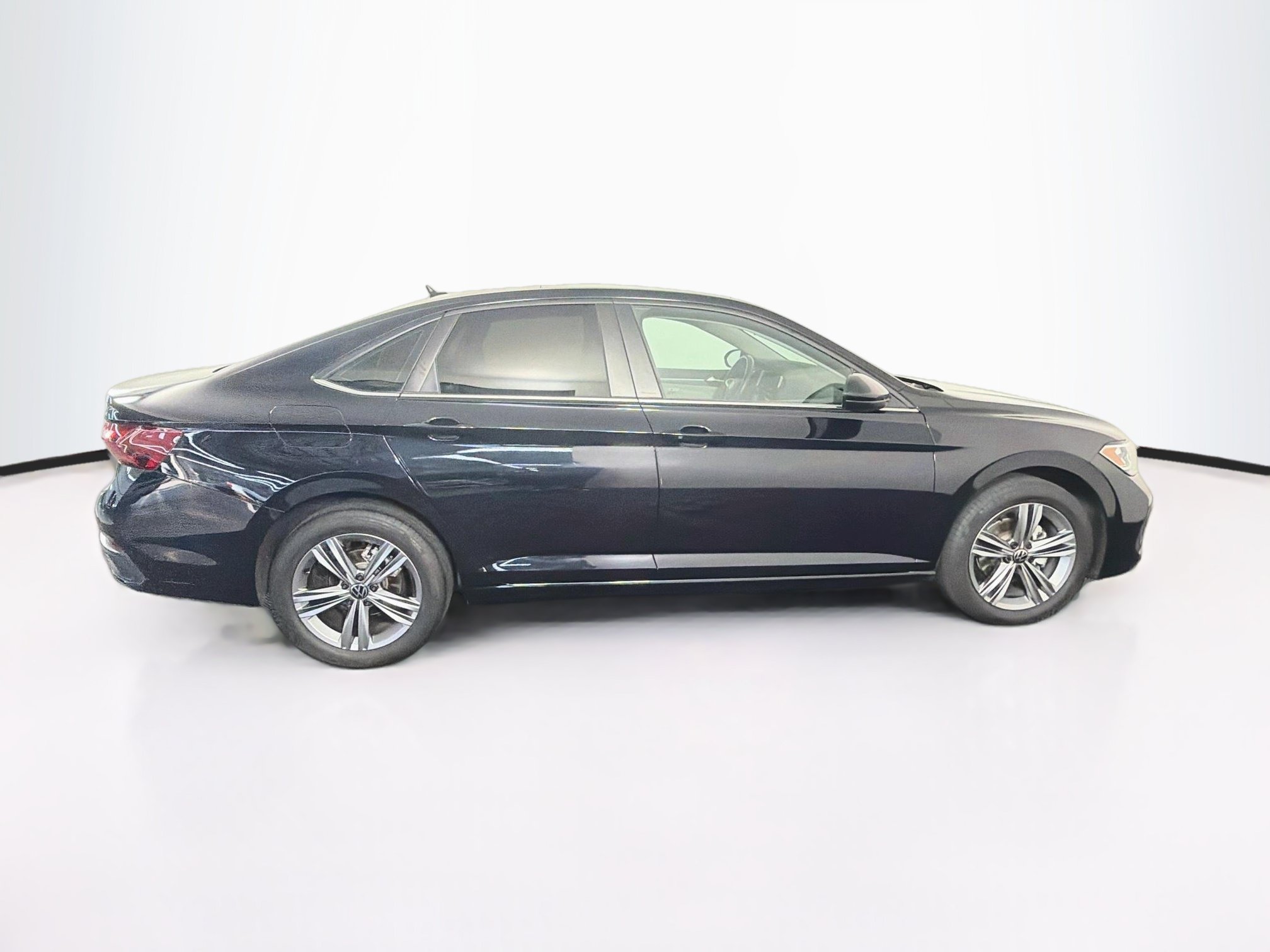Used 2024 Volkswagen Jetta SE w/ Panoramic Sunroof Package FWD image 10