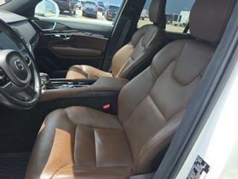 Used 2019 Volvo XC90 T6 Momentum w/ Protection Package Premier AWD/4WD image 5