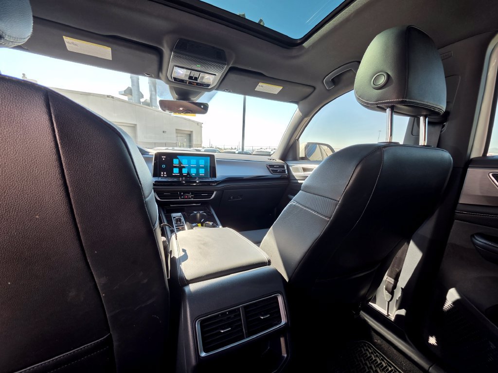Used 2024 Volkswagen Atlas Cross Sport SE w/ Panoramic Sunroof Package FWD image 11