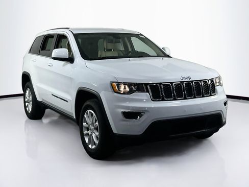 Used 2022 Jeep Grand Cherokee Laredo E image 3