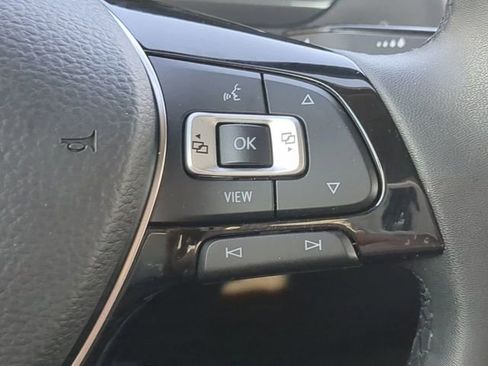 Used 2020 Volkswagen Tiguan SE image 24