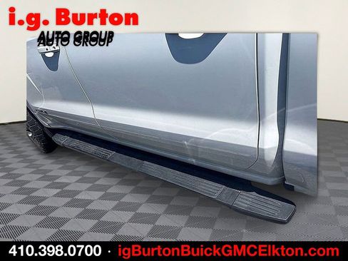 Used 2020 GMC Sierra 1500 AT4 w/ AT4 Premium Package AWD/4WD image 4