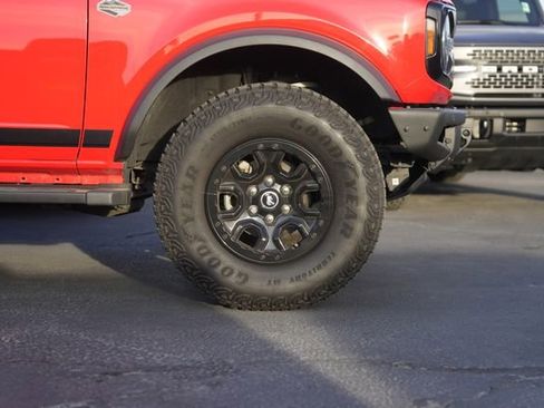 Used 2022 Ford Bronco Wildtrak image 4