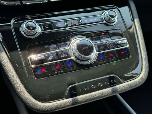 Used 2022 Lincoln Corsair Standard w/ Equipment Group 101A image 26