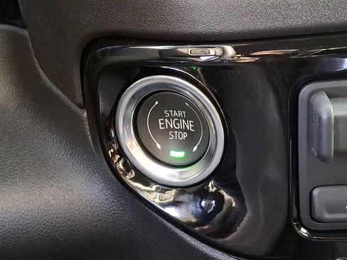 Certified 2025 GMC Sierra 2500 SLT w/ SLT Convenience Package image 22