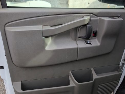 Used 2023 GMC Savana 2500 image 12