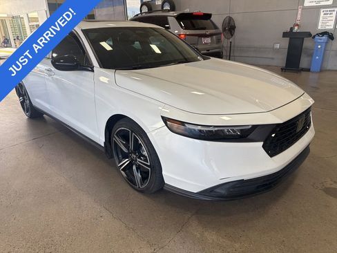 Used 2023 Honda Accord Sport image 2