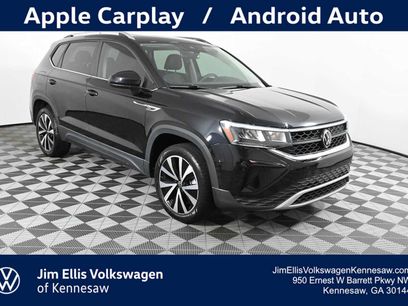 Certified 2023 Volkswagen Taos SE w/ Panoramic Sunroof Package