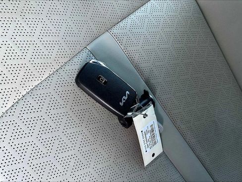 Used 2022 Kia Sorento EX w/ Panoramic Sunroof Package image 10