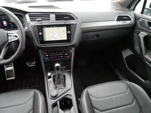 Certified 2024 Volkswagen Tiguan SEL R-Line image 11