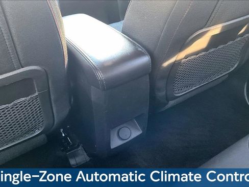 Used 2017 GMC Terrain SLE w/ Technology Package image 11