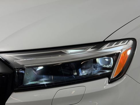 Used 2025 Audi Q7 2.0T Premium w/ Convenience Plus Package image 11