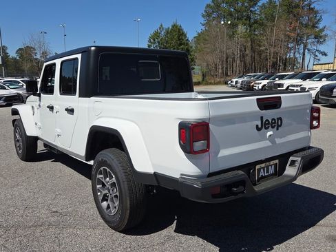 New 2026 Jeep Gladiator Sport AWD/4WD image 10