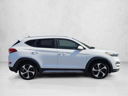 Used 2017 Hyundai Tucson Sport FWD image 4