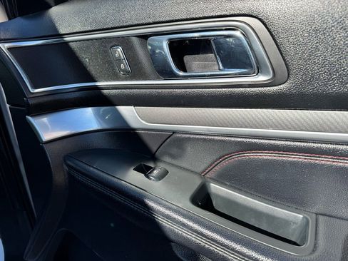 Used 2019 Ford Explorer Sport image 28