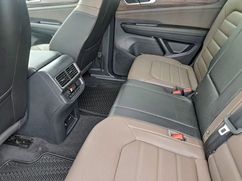 Used 2025 Volkswagen Atlas SEL image 23