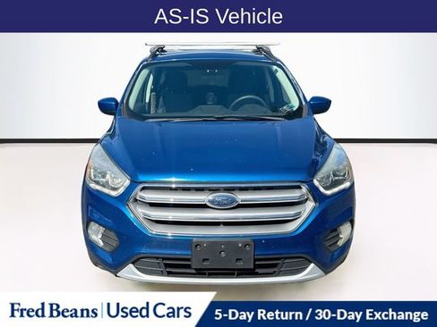 Used 2017 Ford Escape SE w/ Equipment Group 201A AWD/4WD image 2