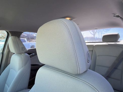 Used 2018 Chevrolet Malibu LT image 11