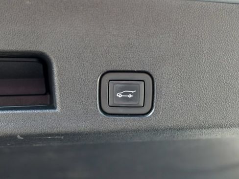Used 2024 Chevrolet Traverse LT AWD/4WD image 57