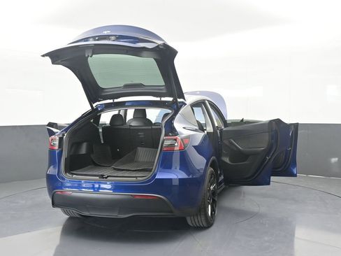 Used 2021 Tesla Model Y Long Range image 76